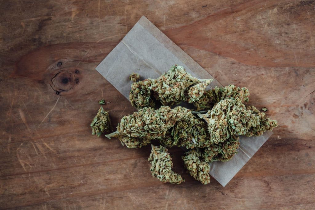 cual es la diferencia entre indica sativa